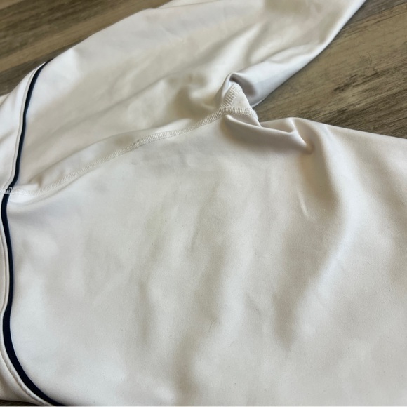 Alo Yoga Airlift Suit Up Leggings in Black and White - Picture 5 of 8